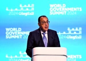 رئيس الوزراء: الدولة المصرية تحرص على توسيع نطاق المشاركة بين القطاعين الحكومي والخاص.. وتشارك حالياً أكثر من ١٠٠٠ شركة خاصة في مشروعات وطنية عملاقة لتعزيز جهود تنمية البنية التحتية بمصر