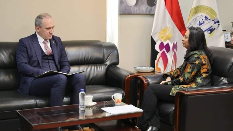 رئيسة القومي للمرأة تستقبل سفير بيلاروسيا بالقاهرة